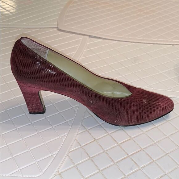 Vtg Andrew Geller "Wendy" wine colored caviar heels - Picture 4 of 7